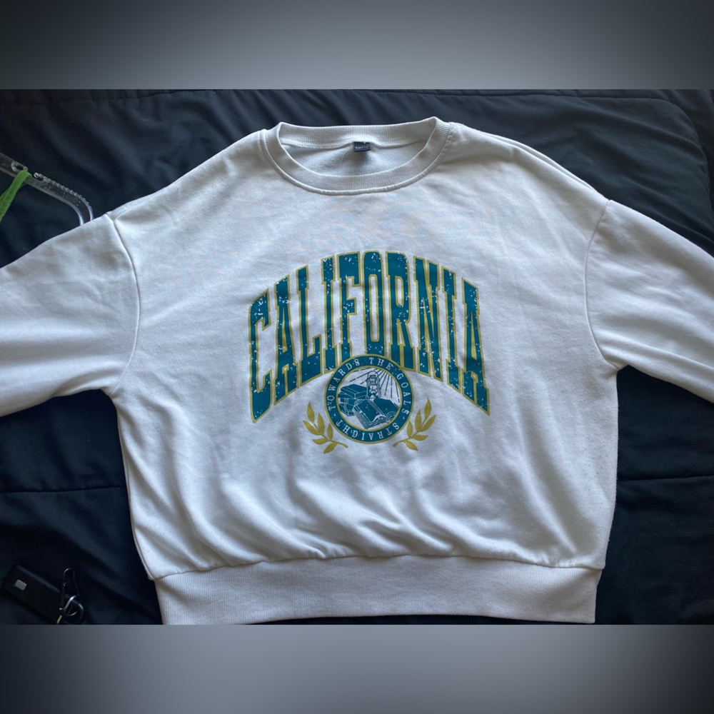 White California “Straight Towards The Goals” sweater